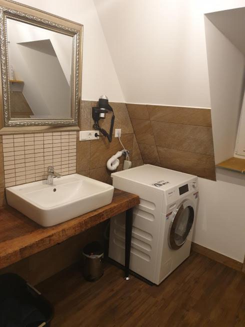 Victory Guesthouse - Handwerker Pension Bielefeld Exteriér fotografie